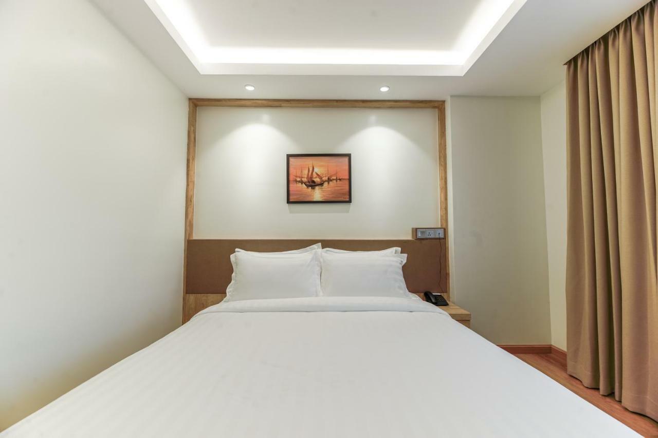 The Gandamar Hotel , ヤンゴン エクステリア 写真
